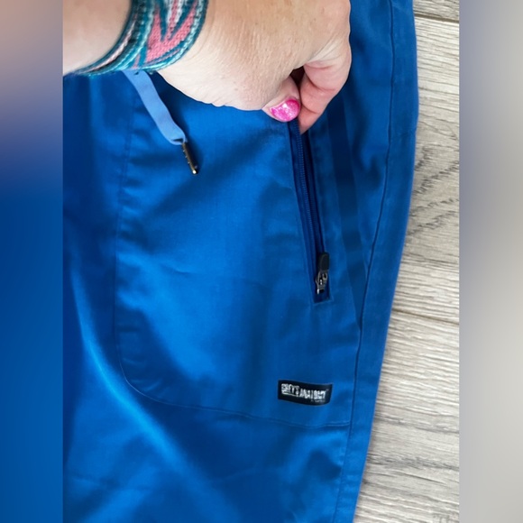 Grey's Anatomy womens Cargo Pant scrubs in Vibrant Blue size XS - Picture 4 of 6